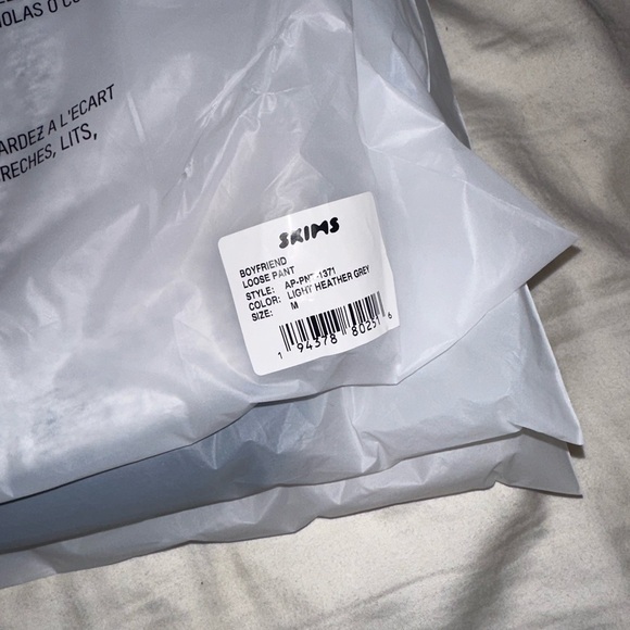 NWT Skims boyfriend loose pant light heather gray - Medium - Picture 7 of 8